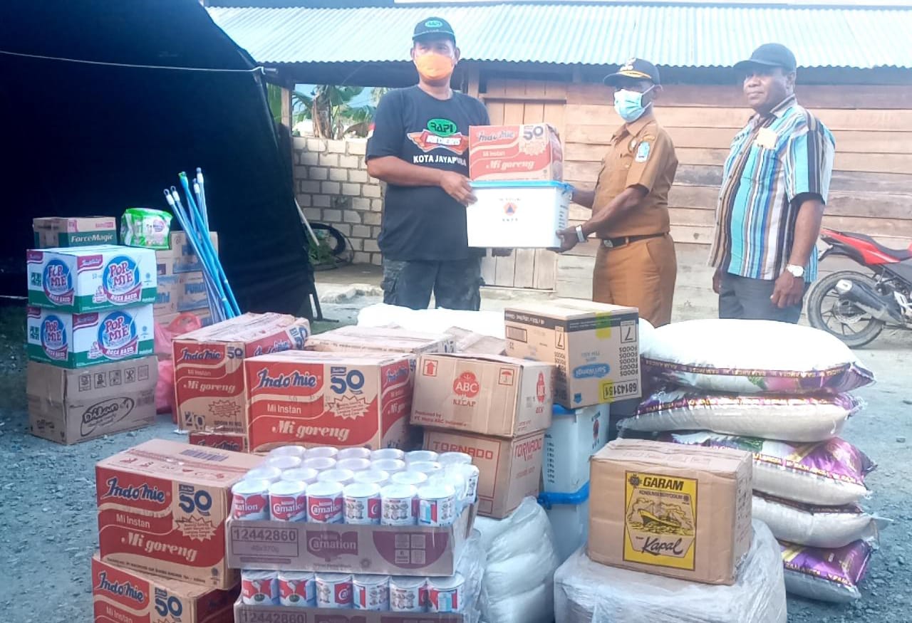 Warga Btn Gajaj Mada, Kampung Yahim Distrik Sentani Kabupaten Jayapura (doc. www.detikindonesia.co.id)