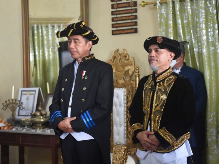 Presiden Joko Widodo (Jokowi) Diberikan Gelar Dari Kesultanan Ternate, (Doc:Detikcom/DETIK Indonesia)