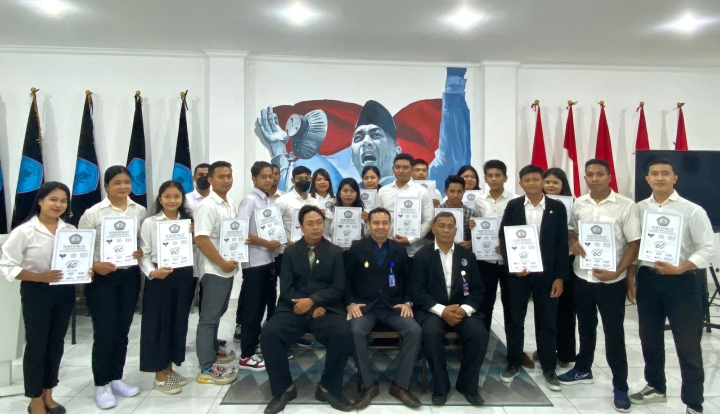 Penyerahan Ijazah Pertama Kali Bali Russia Language Institute (Doc: DETIK Indonesia)