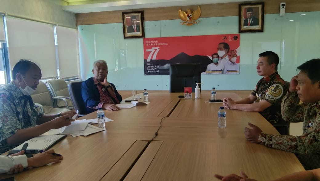 Bupati Kaimana Freddy Thie Didampingi Kepala Dinas Perhubungan Kaimana Daniel Bato Melakukan Kunjungan Kerja Di Kantor Kementrian Perhubungan Republik Indonesia,(Doc:DETIK Indonesia)