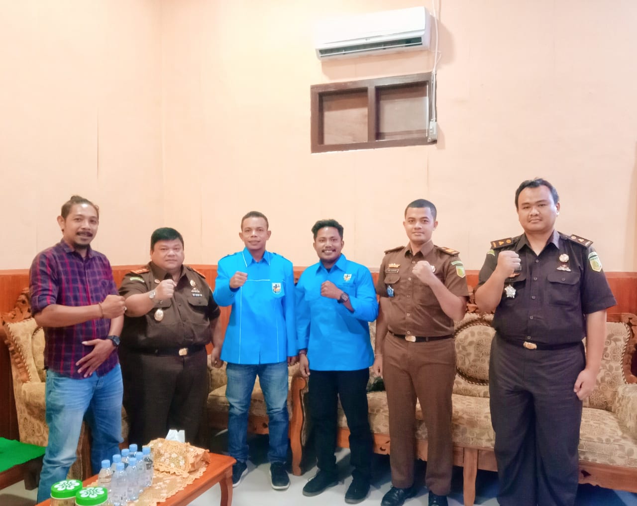 DPD KNPI Kepulauan Sula Bersilahturahmi Dengan Kajari Sanana. (doc: Ist/DETIK Indonesia)