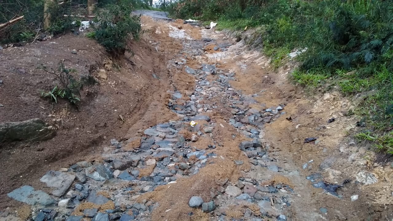 Foto: Jalan di Kab. Manggarai Timur Provi. Nusa Tenggara Timur. (doc: FG/DETIK Indonesia)