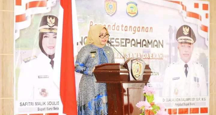 Bupati Buru Selatan Hj.Safitri Malik Soulisia Memperjuangkan Nasib PTT Tetap ada (doc. DETIK Indonesia/www.detikindonesia.co.id) 