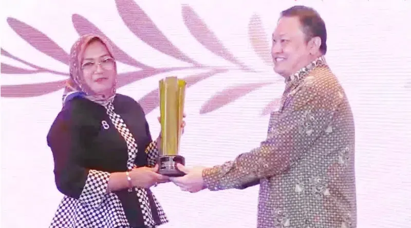 Bupati Buru Selatan Safitri Malik Soulisa Raih Penghargaan Inspirational Women Award Tahun 2023 (detikindonesia.co.id)