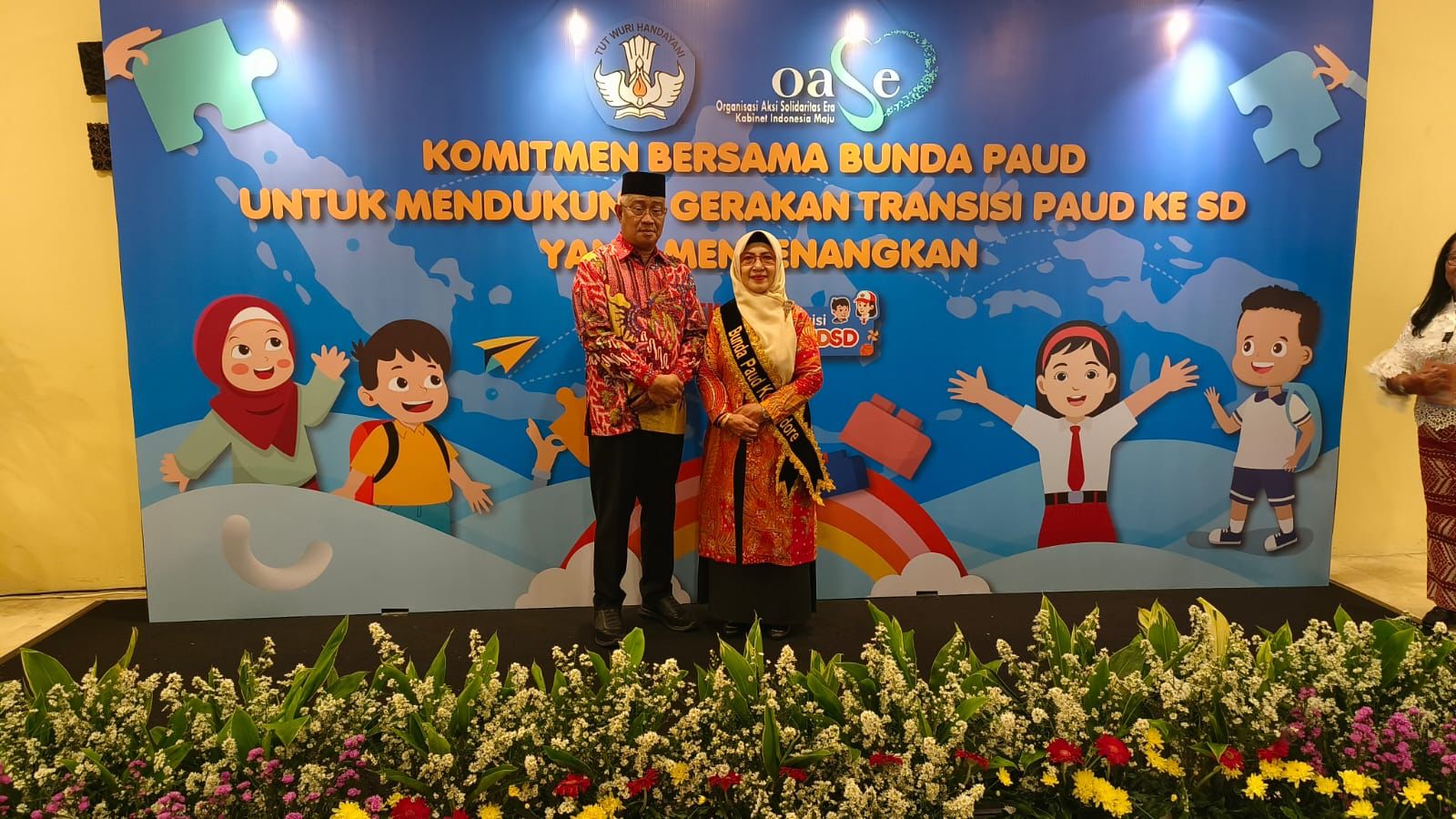 Riset dan Teknologi Republik Indonesia, Nadiem Anwar Makarim Bersama Bunda PAUD Hj. Safia Ali Ibrahim (detikindonesia.co.id)