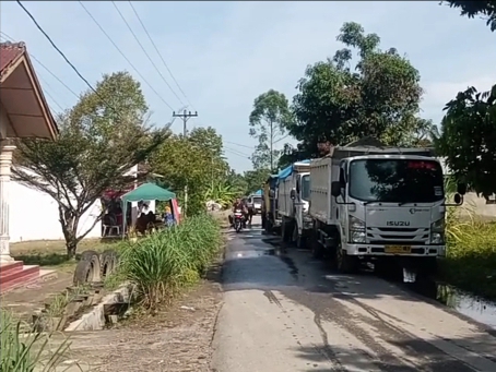 Supir Truk Keluhkan Adanya Kutipan Uang Karcis Rp 30 Ribu, (detikindonesia.co.id)