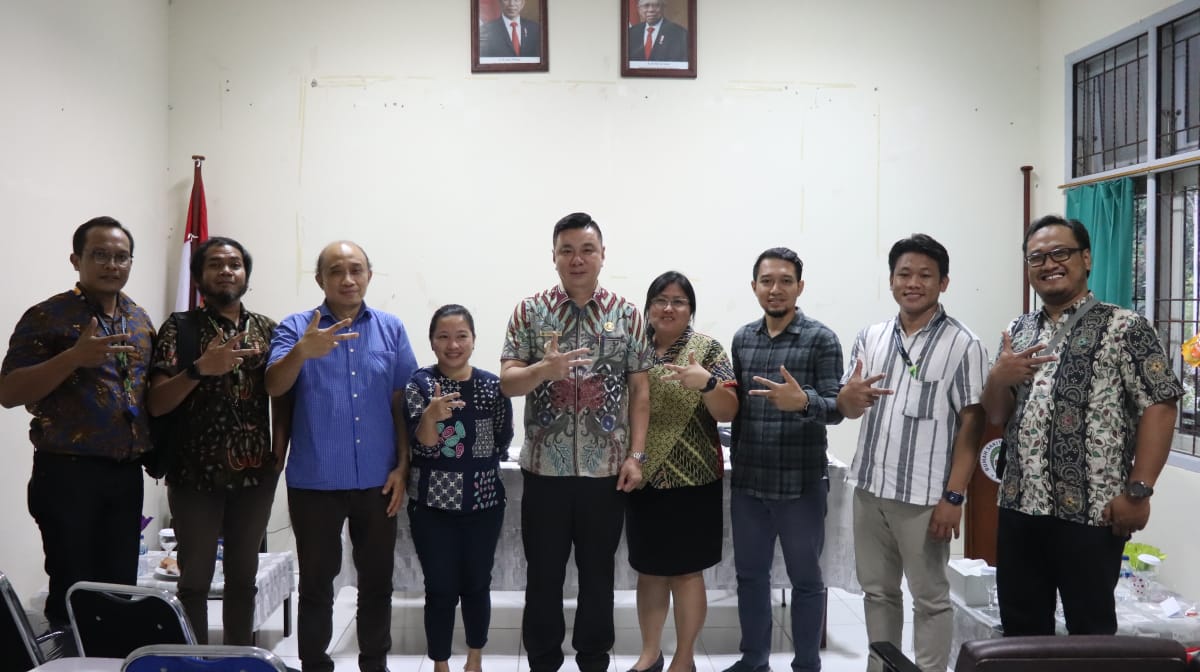 Freddy Thie Melakukan Kunjungan Sekaligus Silaturahmi Bersama Pihak (RSUD) Kab. Kaimana. (detikindonesia.co.id)