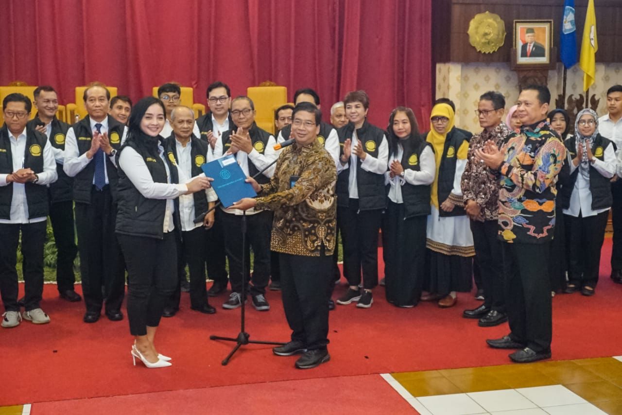 Ketua MPR RI Sekaligus Dosen Tetap Pascasarjana S3 Universitas Borobudur Dan Ketua Dewan Pembina Perhimpunan Doktor Ilmu Hukum UNPAD Dan Wakil Ketua Umum Partai Golkar (detikindonesia.co.id)