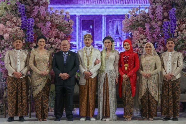 Ketua DPD RI AA LaNyalla Mahmud Mattalitti Hadiri Akad Nikah Putri dari Ketua MPR Bambang Soesa… (detikindonesia.co.id)