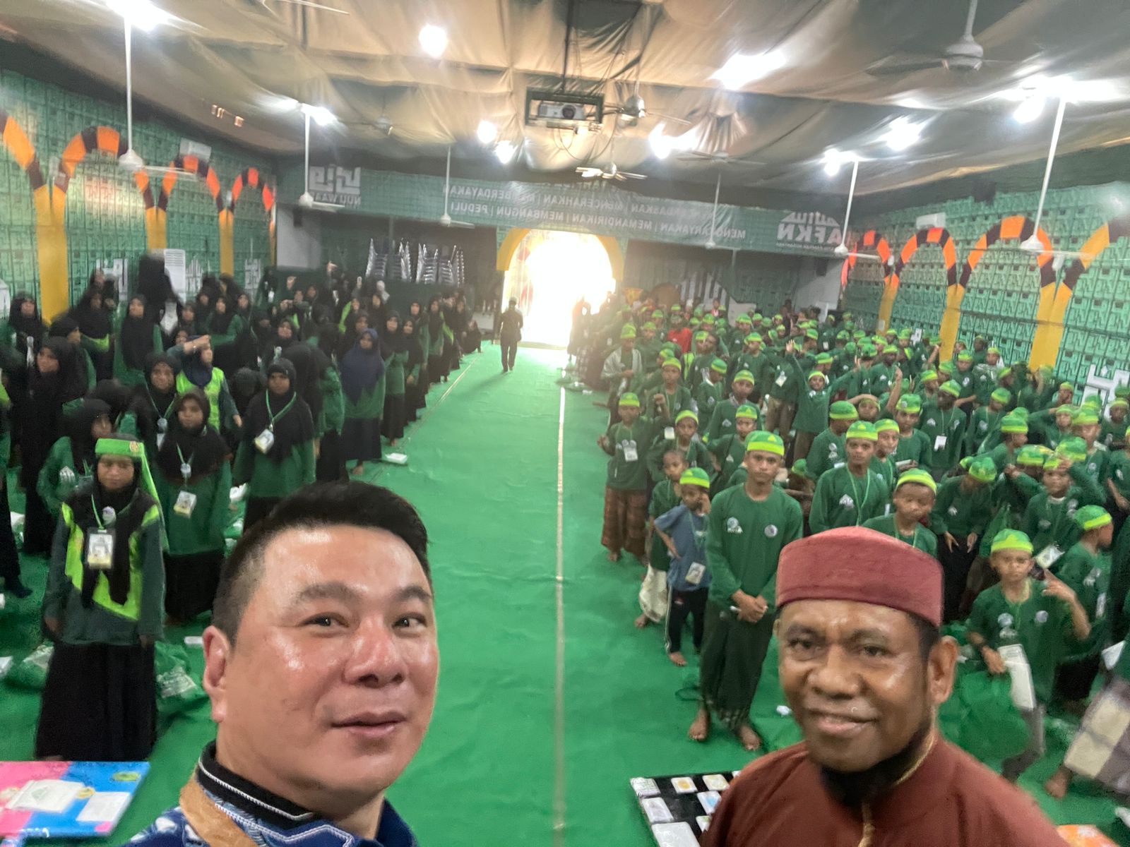 Bupati Kaimana Freddy Thie Memberikan Motivasi di Pondok Pesantren Asal Papua (detikindonesia.co.id)