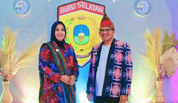 Bupati Buru Selatan Safitri Malik Soulisa Memberi Himbauan kepada masyarakat Buru Selatan secara Informal, (detikindonesia.co.id)