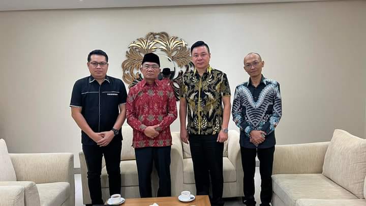 Bupati Kaimana Freddy Thie Minta Petunjuk dan Kordinasi Ke Menteri Kordinator Muhadjir Effendy (detikindonesia.co.id)