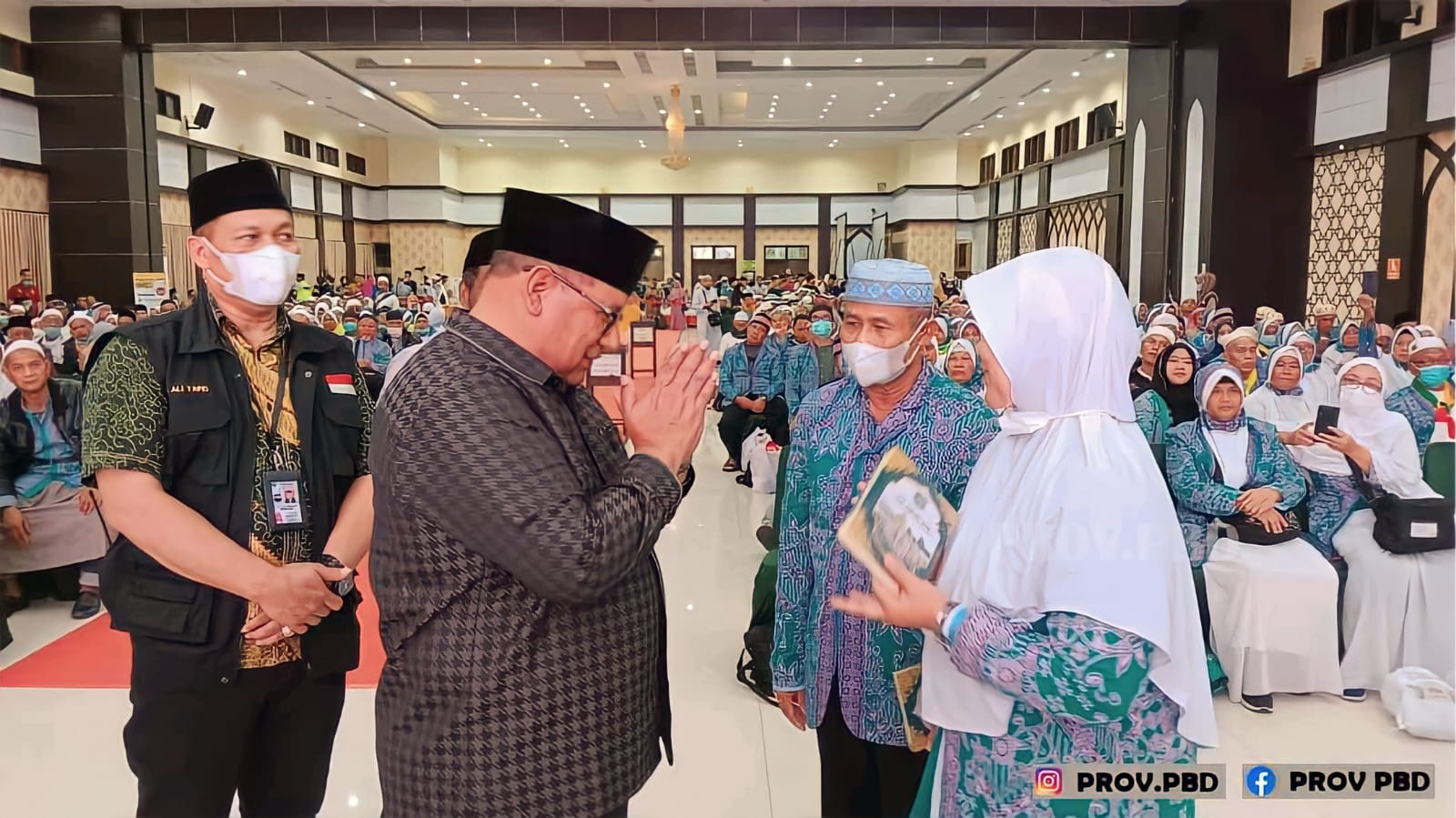 Pj Gubernur Mohammad Musa'ad, Menyambut Kepulangan Jemaah Haji Papua Barat Daya di Makassar (detikindonesia.co.id)