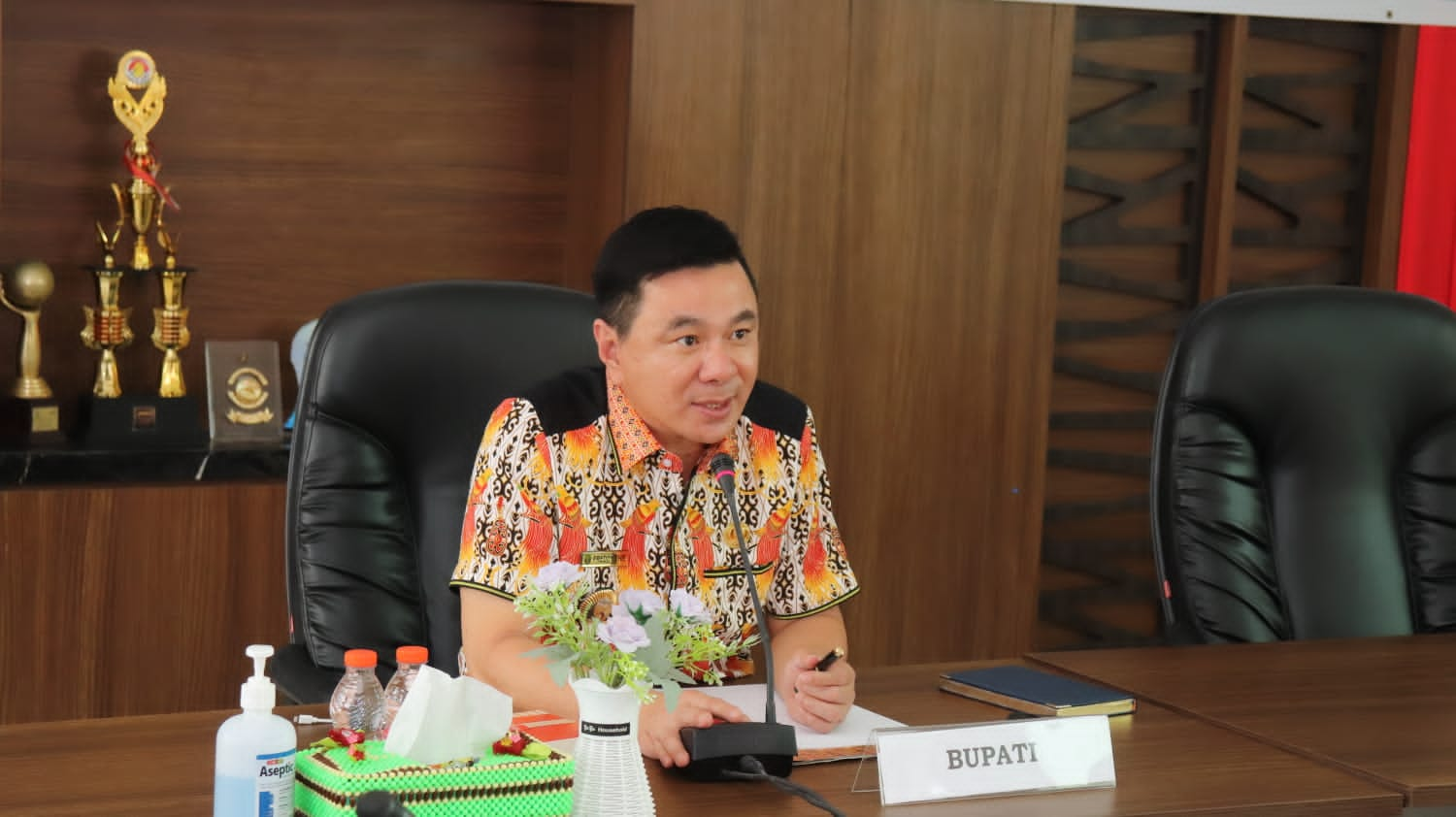 Bupati Kaimana Freddy Thie (detikindonesia.co.id)