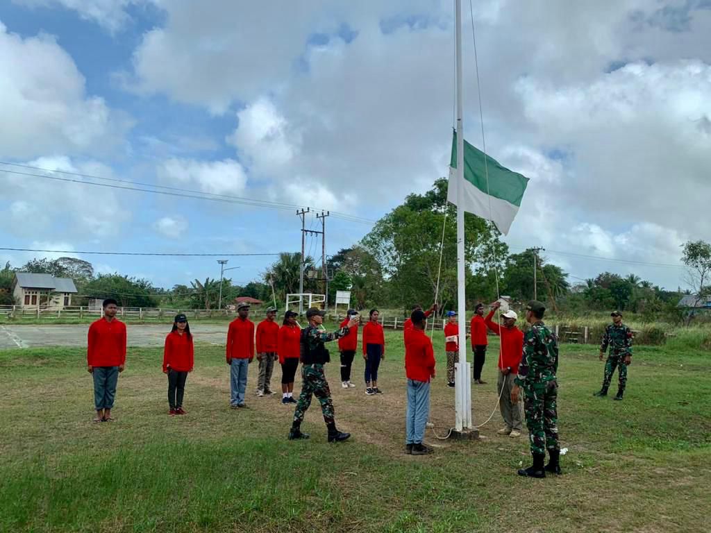 Menyambut HUT RI Ke-78, Satgas Yonif 511/DY Latih Paskibraka Di Perbatasan RI-PNG (detikindonesia.co.id)