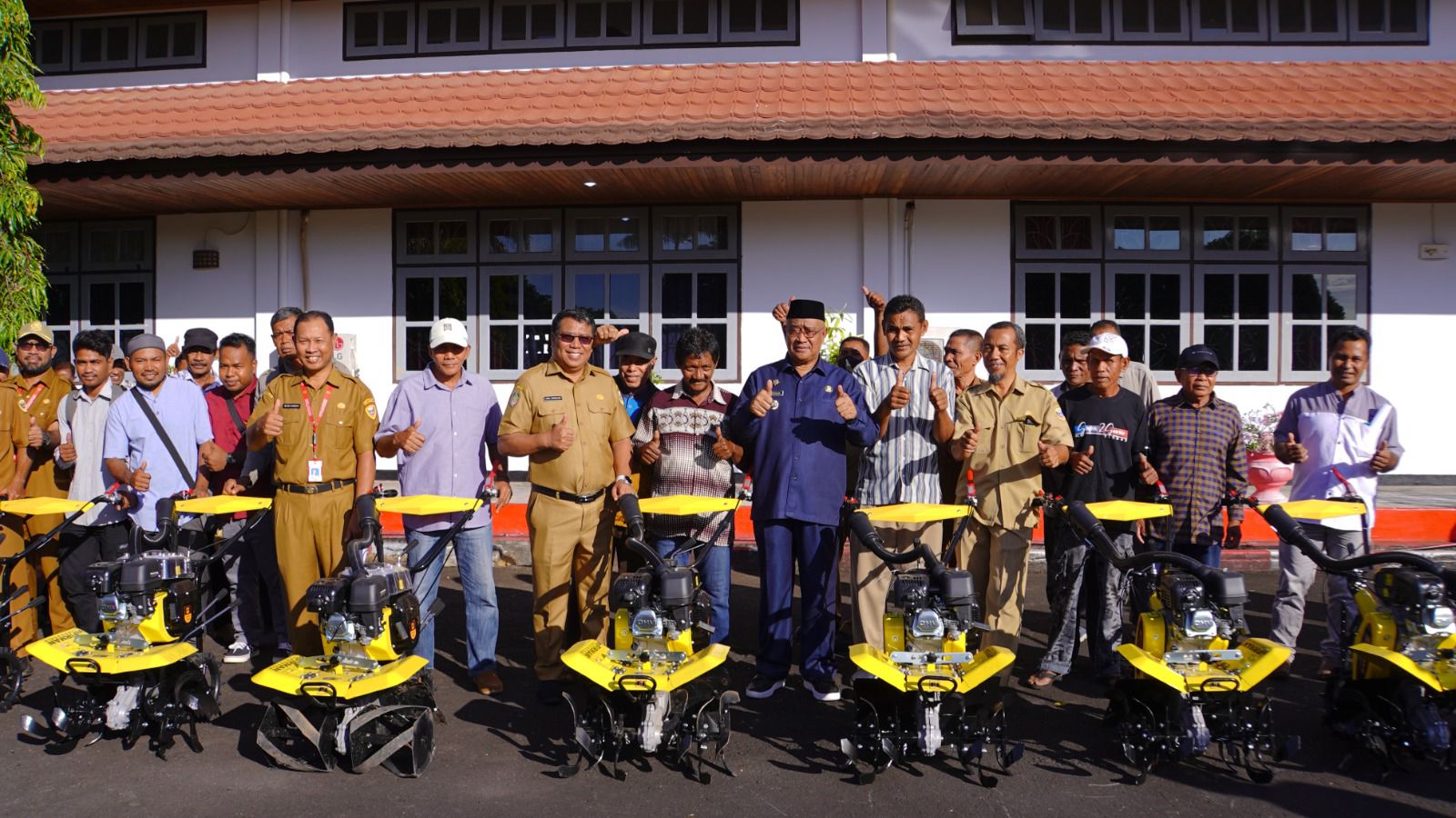 47 Kelompok Tani Kota Tidore Kepulauan Terima Bantuan Cultivator Dinas Pertanian Kota Tidore Kepulauan (detikindonesia.co.id)