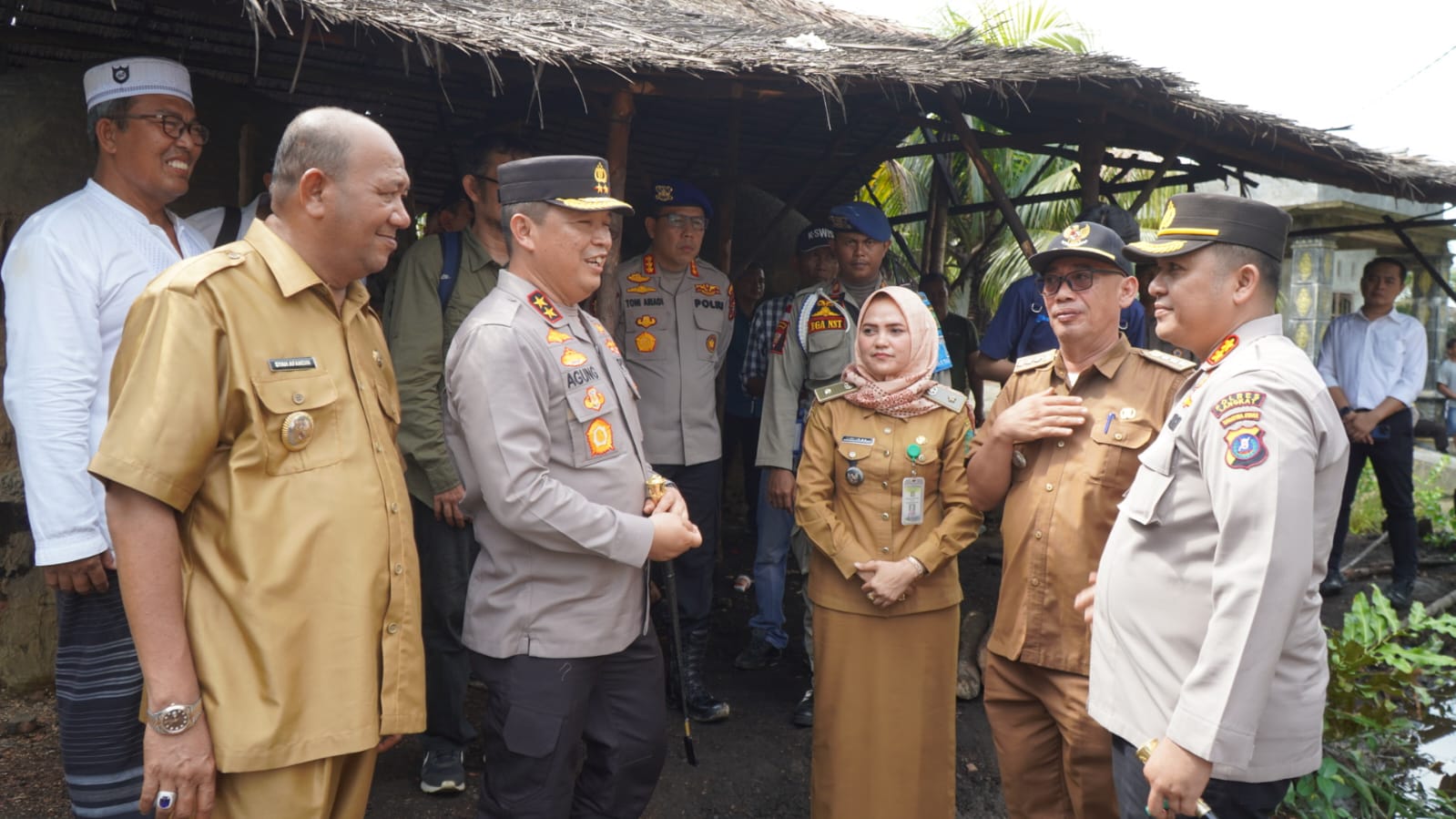 Kapolda Sumut, Irjen Pol Agung Setya Imam Effendi SH, SIK, MSi, di dampingi Kapolres Langkat AKBP Faisal Rahmad Husein Simatupang SIK, SH, MH, dan PJU Polda Sumut