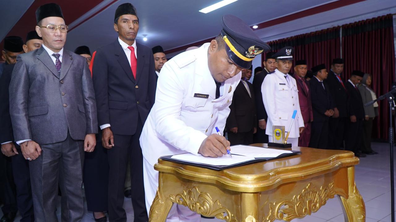 Wakil Walikota Muhammad Sinen resmi melantik sejumlah pejabat dilingkungan Pemkot Tidore Kepulauan 