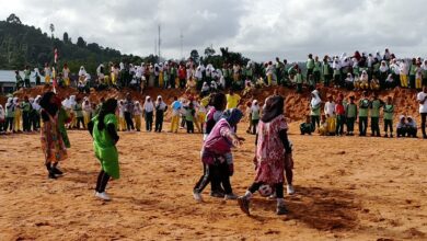 Pertandingan Sepak Bola Dangdut Meriahkan HUT RI ke-78 di Taliabu