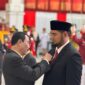 Bupati Halsel, Memberikan Tanda Lencana Alumni Kehormatan (detikindonesia.co.id)