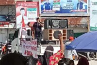 Aksi Unjukrasa Didepan Kantor Desa Guruapin Kecamatan Kayoa, (detikindonesia.co.id)