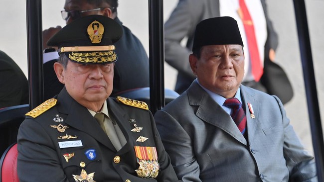 Susilo Bambang Yudhoyono (SBY) Bersama Prabowo Subianto (dok: detikindonesia.co.id) CNN Indonesia