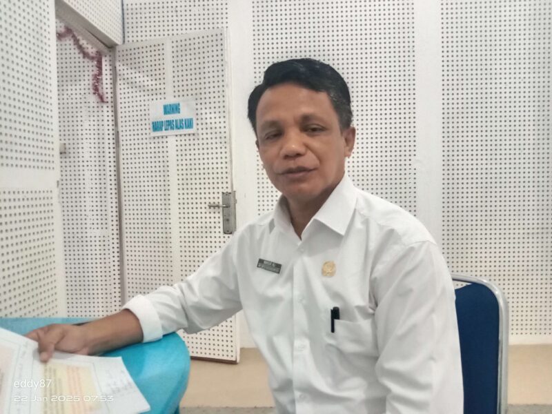 Kepala Bidang Pembinaan SMP, SMA dan SMK Disdikpora Fakfak, Mansur Ali, (Foto : Detik Indonesia/RRI/Januardi)