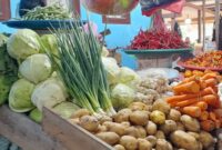 Barang kebutuhan pokok di Pasar tradisional Tanjung Wagom Fakfak, (Detik Indonesia/Rri/NicoAfloubun)