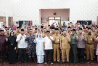 Momen kebersamaan Bupati dan Wabup Bengkalis bersama Tomas, Masyarakat saat safari ramadhan di Mandau. Ist/Detik Indonesia/katakabar.com.