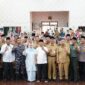 Momen kebersamaan Bupati dan Wabup Bengkalis bersama Tomas, Masyarakat saat safari ramadhan di Mandau. Ist/Detik Indonesia/katakabar.com.