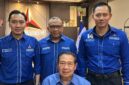 Wakil Kepala Badan Penyelenggara Jaminan Produk Halal (BPJPH) Sekjen Partai Demokrat Afriansyah Noor (tengah)