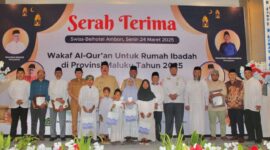 Penyerahan wakaf Al-Qur'an untuk rumah ibadah di Provinsi Maluku (Detik Indonesia/RRI)