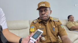 Bupati Waropen Fransiscus Xaverius Mote. (Detik Indonesia/RRI/Reski)