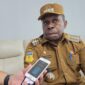 Bupati Waropen Fransiscus Xaverius Mote. (Detik Indonesia/RRI/Reski)