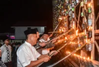 Wakil Bupati Bengkalis Bagus Santoso membuka festival lampu colok yang menjadi trasi tahunan dalam menyambut tujuh likur pada Bulan Ramadhan. (DETIKINDONESIA/ANTARA/HO-Diskominfotik)