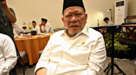 Ir. H. AA La Nyalla Mahmud Mattalitti, M.HP menghadiri kegiatan kadin Sidoarjo di hotel luminor, serap keluhan nelayan. (Foto by: Achmad Adi/Diagramkota.com)