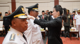 Gubernur Malut Sherly Laos Lantik Piet Hein Babua dan Kasman Hi Ahmad sebagai Bupati Halmahera Utara periode 2025-2030 di Aula Nuku Kantor Gubernur (Detik Indonesia/PUBLIKA/Adpim)