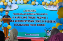Bupati Kabupaten Teluk Bintuni, Yohanis Manibuy saat meluncurkan program Pemeriksaan Kesehatan Gratis (PKG) di Puskesmas Bintuni, Kamis (20/3/2025). (Detik Indonesia/PortalJepe)