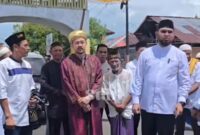 Bupati dan wakil Bupati Halsel bersama Sultan Bacan saat meninjau lokasi kebakaran rumah warga, Jumat (7/3/2025)