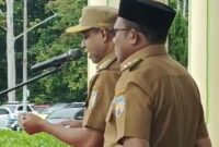 Bupati Teluk Bintuni, didampingi Wakil Bupati, menyampaikan pesan kepada ASN dan tenaga honorer di lingkungan Pemda Teluk Bintuni pada Senin (10/3). (Detik Indonesia/Mediaprorakyat)