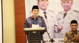 Bupati Tanah Bumbu, Andi Rudi Latif, menyampaikan arahan dalam Konsultasi Publik RKPD 2026. (Detik Indonesia/Radar Banjarmasin)