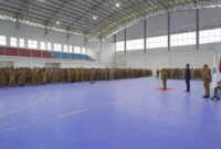 Bupati Piet Hein saat menekankan pentingnya memiliki harapan dan sikap positif pada ASN (Detik Indonesia/Zona Malut)