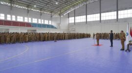 Bupati Piet Hein saat menekankan pentingnya memiliki harapan dan sikap positif pada ASN (Detik Indonesia/Zona Malut)