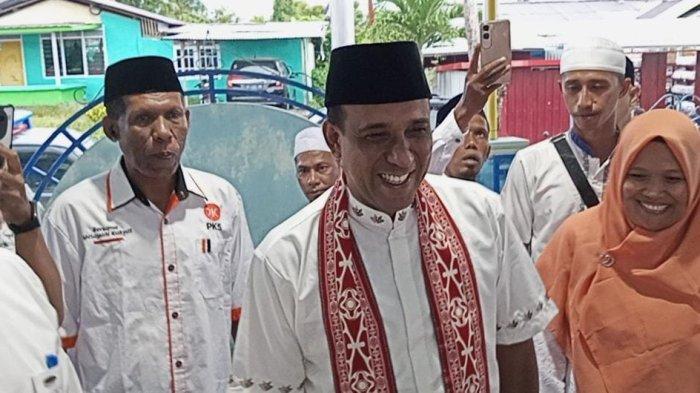 Bupati Maluku Tengah, Zulkarnain Awat Amir saat diwawancarai awak media di Masohi, Senin (24/3/2025) Detik Indonesia/Tribun Ambon/Silmi Suailo