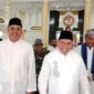 Bupati Fakfak Samaun Dahlan, S.Sos., MAP Bersama Danrem 182/JO Kolonel Inf. Aswin Kartawija Mengikuti Salat Id di Masjid Agung Baitul Makmur Kabupaten Fakfak. Senin (31/03/2025). FOTO : DETIKINDONESIA/ENRICO. PAPUADALAMBERITA.COM