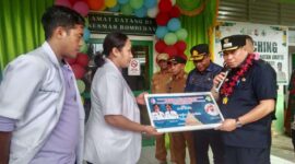 Bupati saat melaunching Program Kesehatan Gratis dan makan gratis bagi pendamping pasien hingga ke tingkat Puskesmas, (Detik Indonesia/Rri/NicoAfloubu)