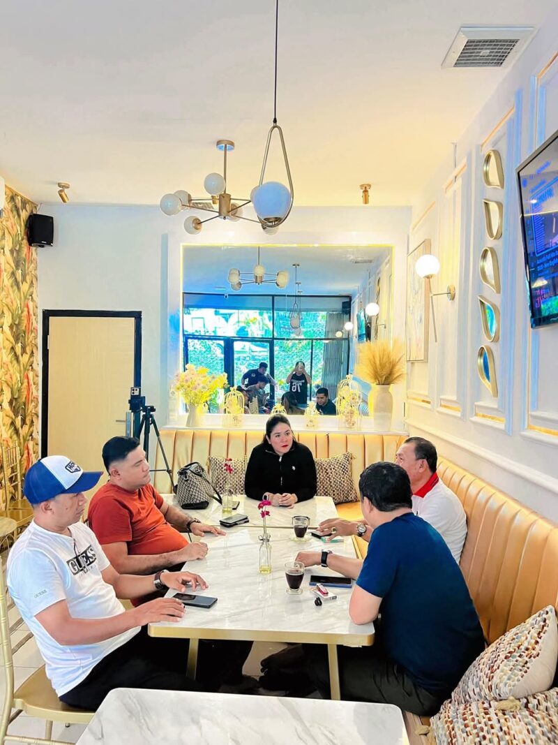 Anggota Dewan Perwakilan Daerah (DPD) Republik Indonesia, Hasby Yusuf, melakukan silaturahmi bersama pengurus Asosiasi Pemerintah Desa Seluruh Indonesia (APDESI) Provinsi Maluku Utara, Sabtu (19/4). (Detik Indonesia/Lugopost)
