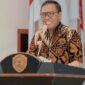 Bupati Halmahera Tengah, Ikram M. Sangadji, menyampaikan arahan dalam Rakor Pemda di Aula H. Salahuddin Bin Talabuddin, Kamis (10/4/2025). (Dok. Humas).