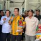 Gubernur Nusa Tenggara Timur (NTT), Melki Laka Lena, ketika meluncurkan beras Nagekeo, produk Badan Usaha Milik Desa (BUMDes) Marapokot di Kabupaten Nagekeo pada Kamis, 3 April 2025 (Foto: HO)