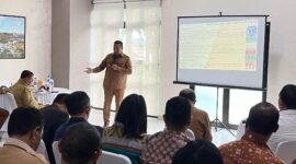 Bupati TTU Falent Kebo saat membahas isu strategis (Facebook Falent Kebo)